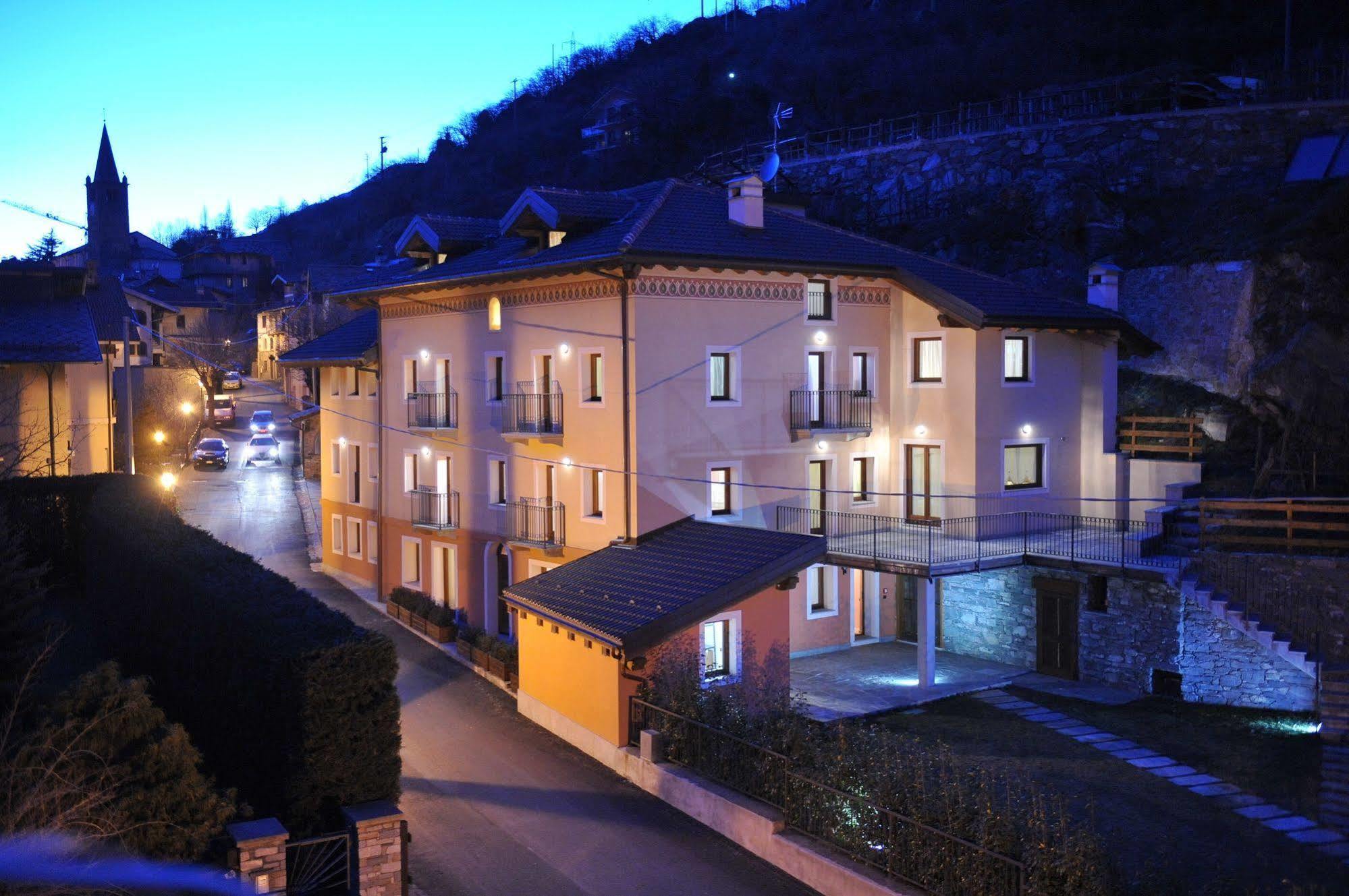 Au Berceau Du Bien-Etre Villa Chambave Dış mekan fotoğraf
